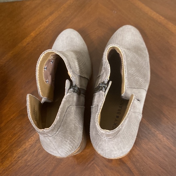 Lucky Brand textured booties size 8 - Picture 4 of 9